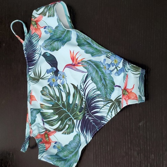 💙4/$20 Tropical Bikini Bottoms - Picture 3 of 7